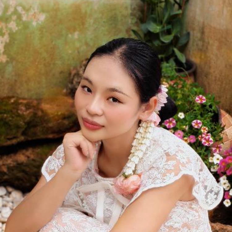 รูปโปรไฟล์ของ อ.ออม ถอดรหัสใจ
