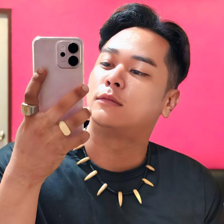 รูปโปรไฟล์ของ John