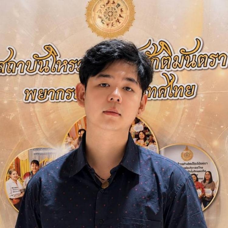 รูปโปรไฟล์ของ SunShine Tarot
