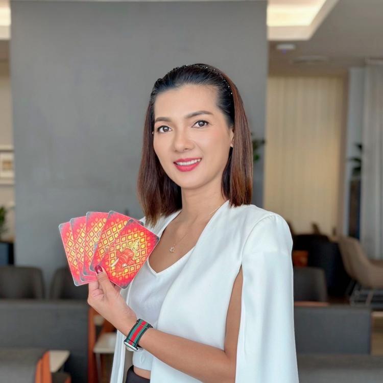 รูปโปรไฟล์ของ อ.แพท พยากรณ์ 