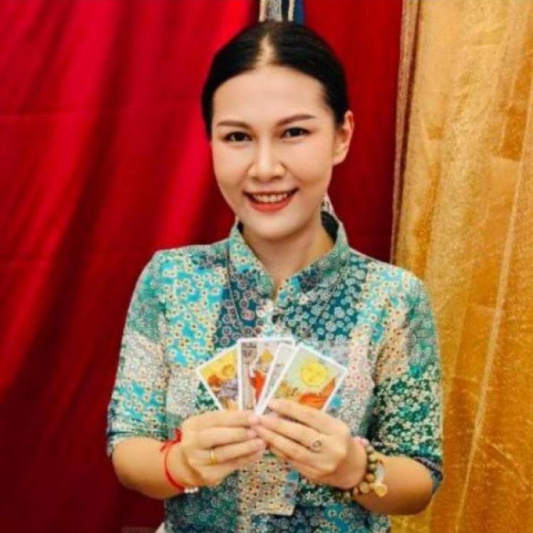 รูปโปรไฟล์ของ หมอเอ แม่นๆ