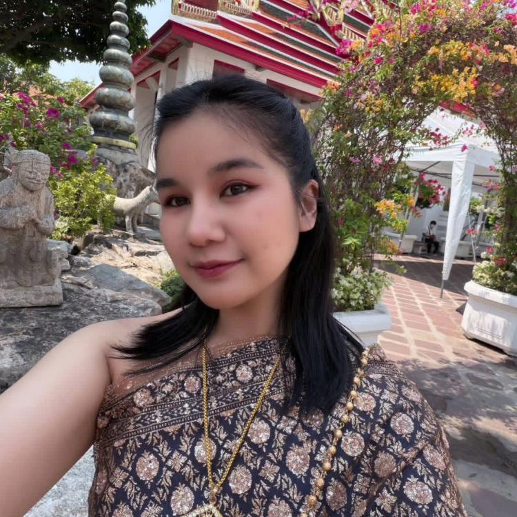 รูปโปรไฟล์ของ แม่หมอเนื้อทอง