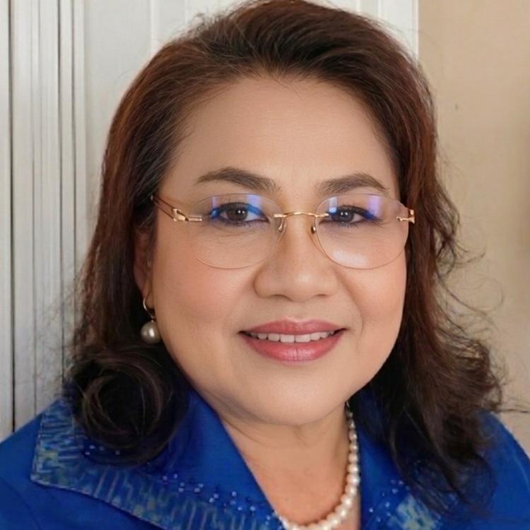 รูปโปรไฟล์ของ หมออ้อม พรหมญาณ