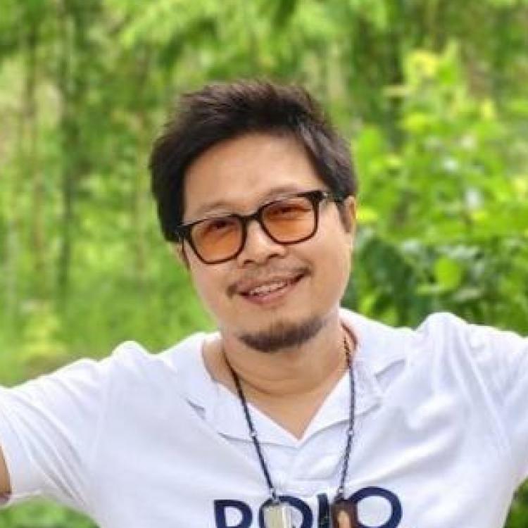 รูปโปรไฟล์ของ แว่นแก้ว สุรกานต์