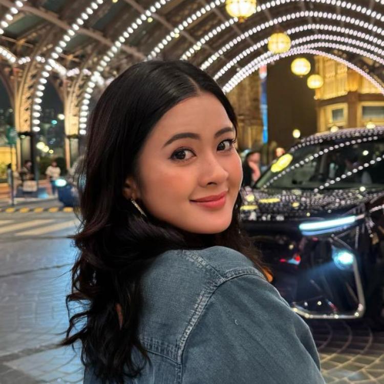 รูปโปรไฟล์ของ พลอยดูให้ สายด่วนความรัก