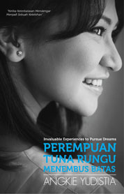 Buku Digital PEREMPUAN TUNA RUNGU MENEMBUS BATAS oleh Cover PEREMPUAN TUNA RUNGU MENEMBUS BATAS oleh