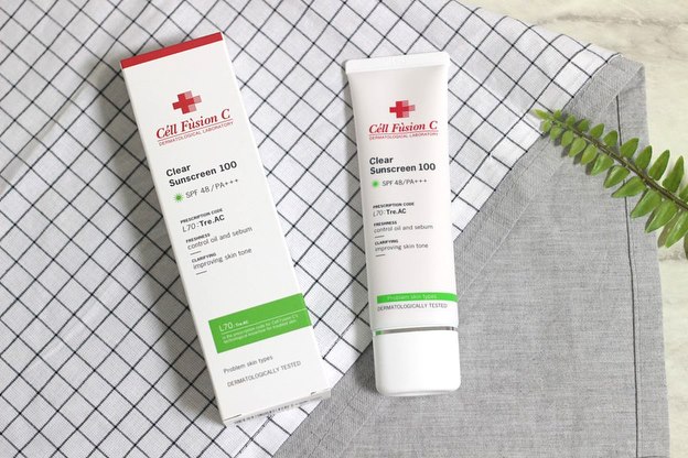 Cell Fusion C Kem chống nắng màu xanh Clear Sunscreen 100 SPF 50+ PA+++ 50ml Cell Fusion C Kem chống nắng màu xanh Clear Sunscreen 100 SPF 50+ PA+++ 50ml