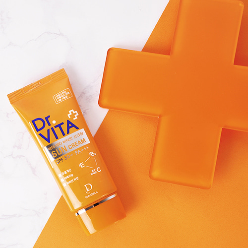 Daycell Kem chống nắng cấp vitamin Dr. Vita Suncream SPF 50+ PA+++ 50g Daycell Kem chống nắng cấp vitamin Dr. Vita Suncream SPF 50+ PA+++ 50g