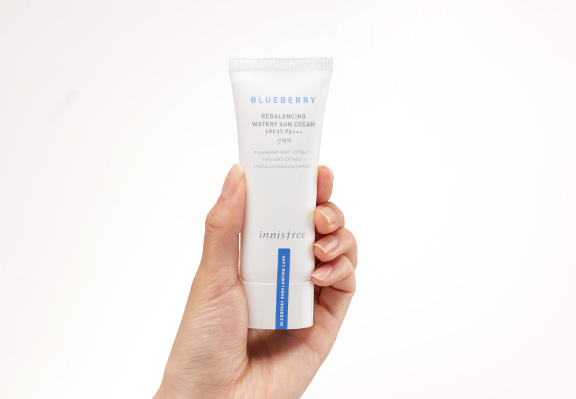 Innisfree Kem chống nắng vật lý dạng lỏng Blueberry Rebalancing Watery Sun Cream 40ml Innisfree Kem chống nắng vật lý dạng lỏng Blueberry Rebalancing Watery Sun Cream 40ml