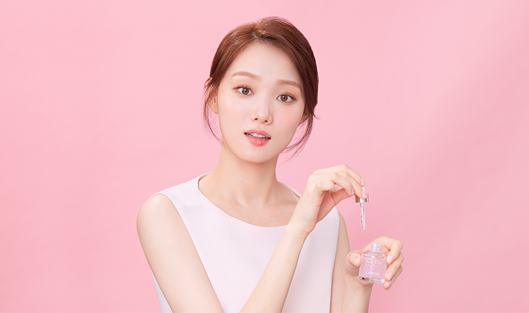 Laneige Huyết thanh trang điểm Glowy Makeup Serum 30ml Laneige Huyết thanh trang điểm Glowy Makeup Serum 30ml