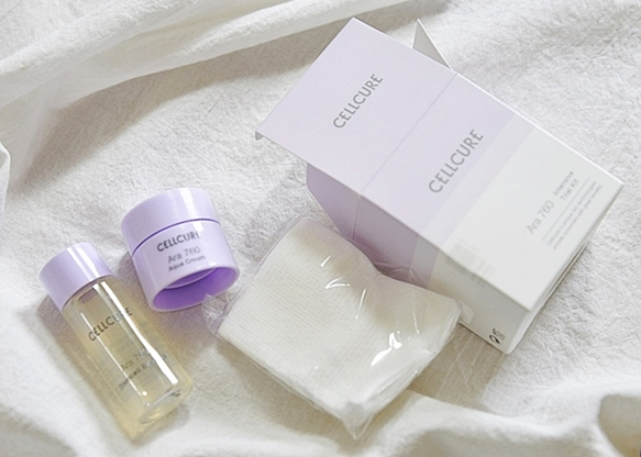 Cellcure Bộ dưỡng tế bào gốc hoa sen mini Ara 760 15ml + 5ml Cellcure Bộ dưỡng tế bào gốc hoa sen mini Ara 760 15ml + 5ml