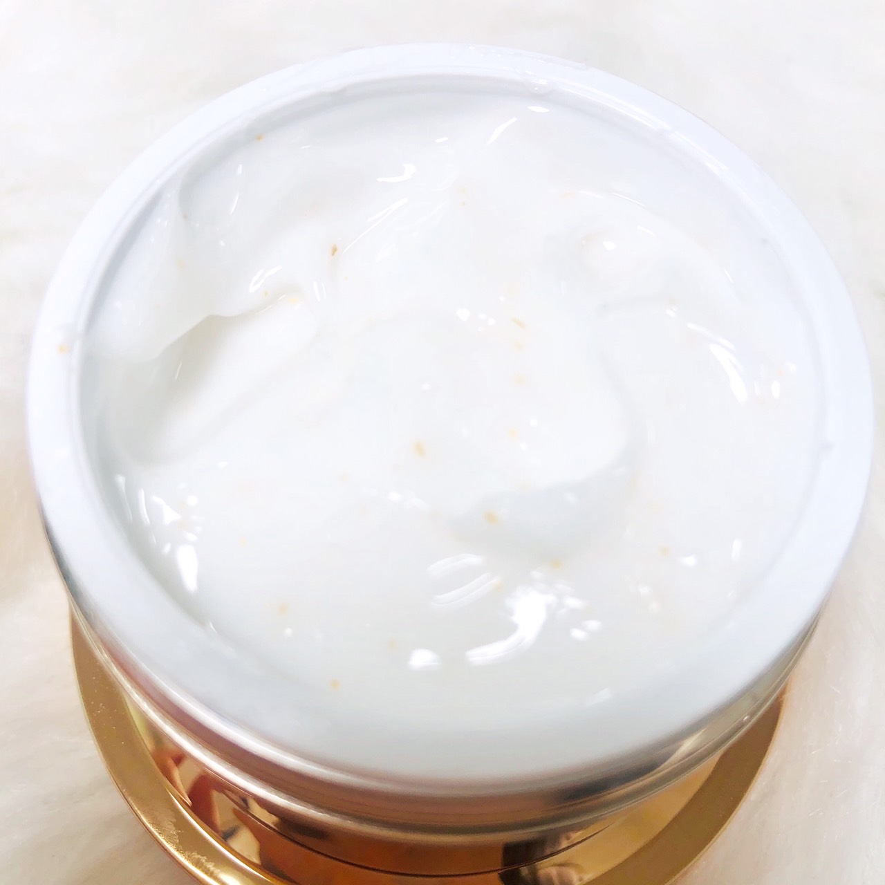 Esthekoko Kem natto ốc sên vàng 24K 50ml Esthekoko Kem natto ốc sên vàng 24K 50ml