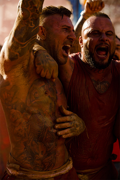 Calcio Storico Fiorentino The Historic Italian Sport That Combines Football And Rugby With Wrestling Esquire Sg