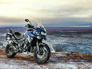 Bajaj ties up with Triumph to make bikes at Chakan Bajaj ties up with Triumph to make bikes at Chakan