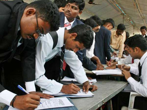 Hiring sentiments likely to decline in Oct-March Hiring sentiments likely to decline in Oct-March