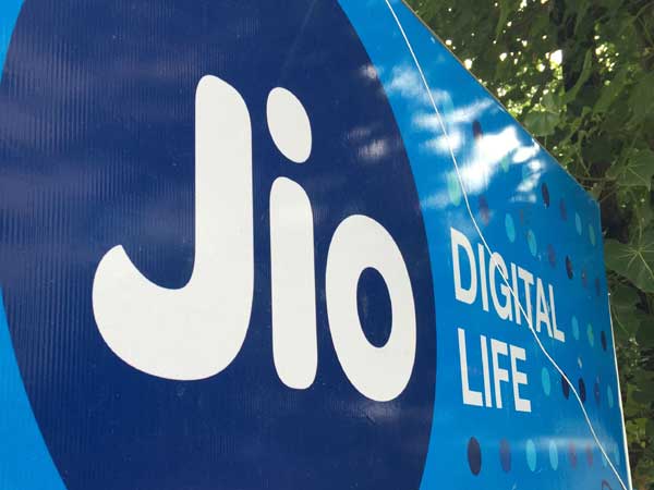 Jio begins war preparations for 5G launch in 2020, in talks with vendors for assembling handsets Jio begins war preparations for 5G launch in 2020, in talks with vendors for assembling handsets