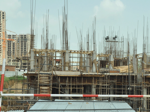 NBFC cash crunch rattles realty sector NBFC cash crunch rattles realty sector