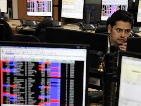 Bond yields dip as RBI cuts inflation forecast Bond yields dip as RBI cuts inflation forecast