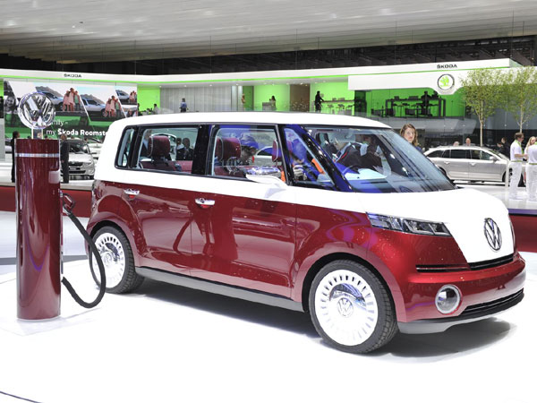 VW unveils electric minibus to take on Uber in app-based rides VW unveils electric minibus to take on Uber in app-based rides