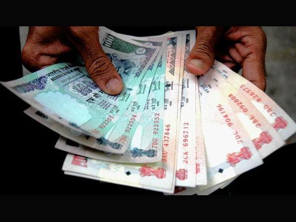Transactions through cards up 7% after demonetistion Transactions through cards up 7% after demonetistion