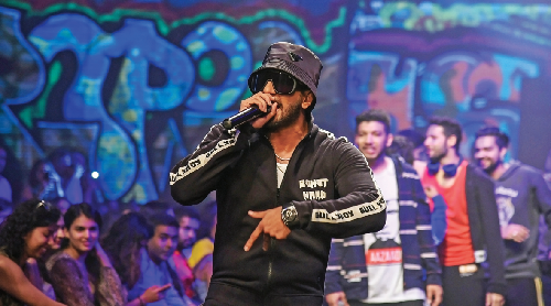 Ranveer raps his way to the runway @ LFW Summer/Resort 2019 Ranveer raps his way to the runway @ LFW Summer/Resort 2019