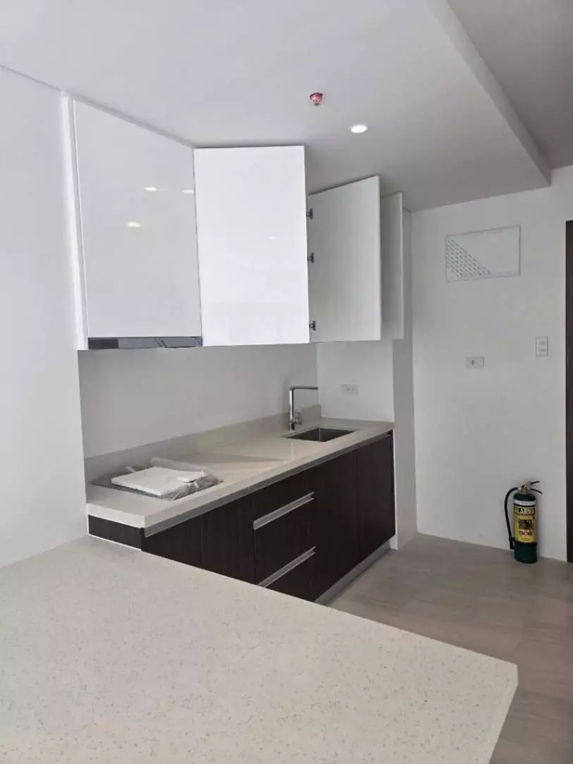 For Sale: Studio Unit at Tambuli, Mactan – Great Pools and Beach Access - photo 4