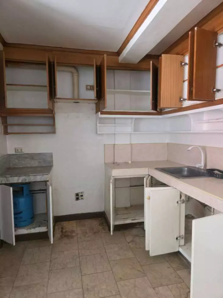 For Sale: Spacious Townhouse along R. Duterte with Parking - photo 5