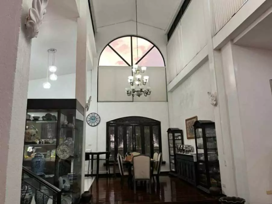 For Sale: Commercial Lot with Big House near Ladislawa Garden Village - photo 5