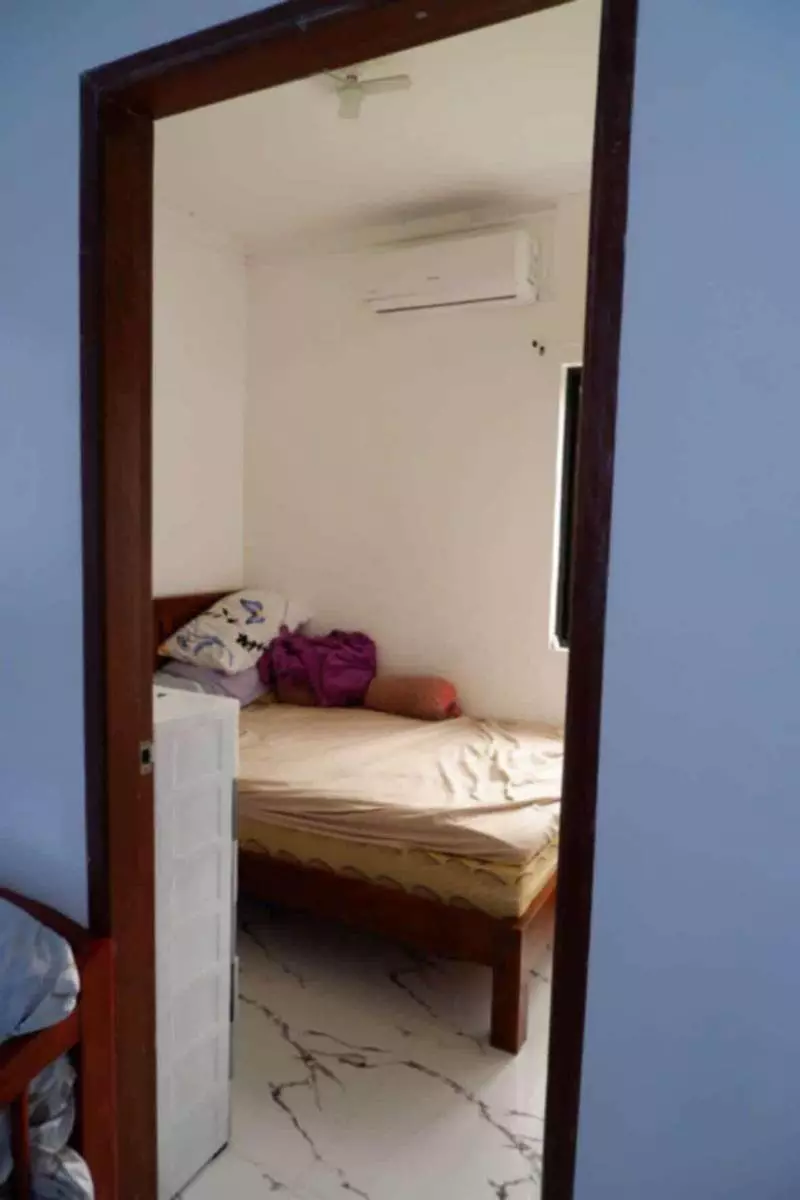 For Sale: House and Lot on Silang–Sta. Rosa Road with Parking - photo 4