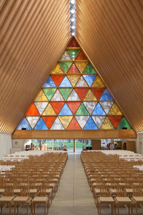 shigeru-ban-cardboard-cathedral-3-600x900