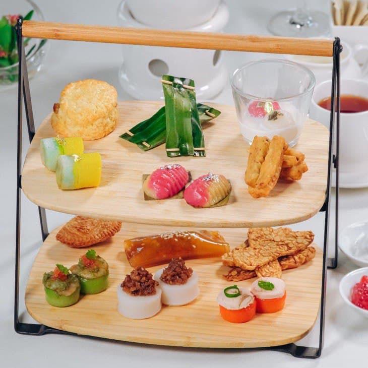 HIGH TEA STAND