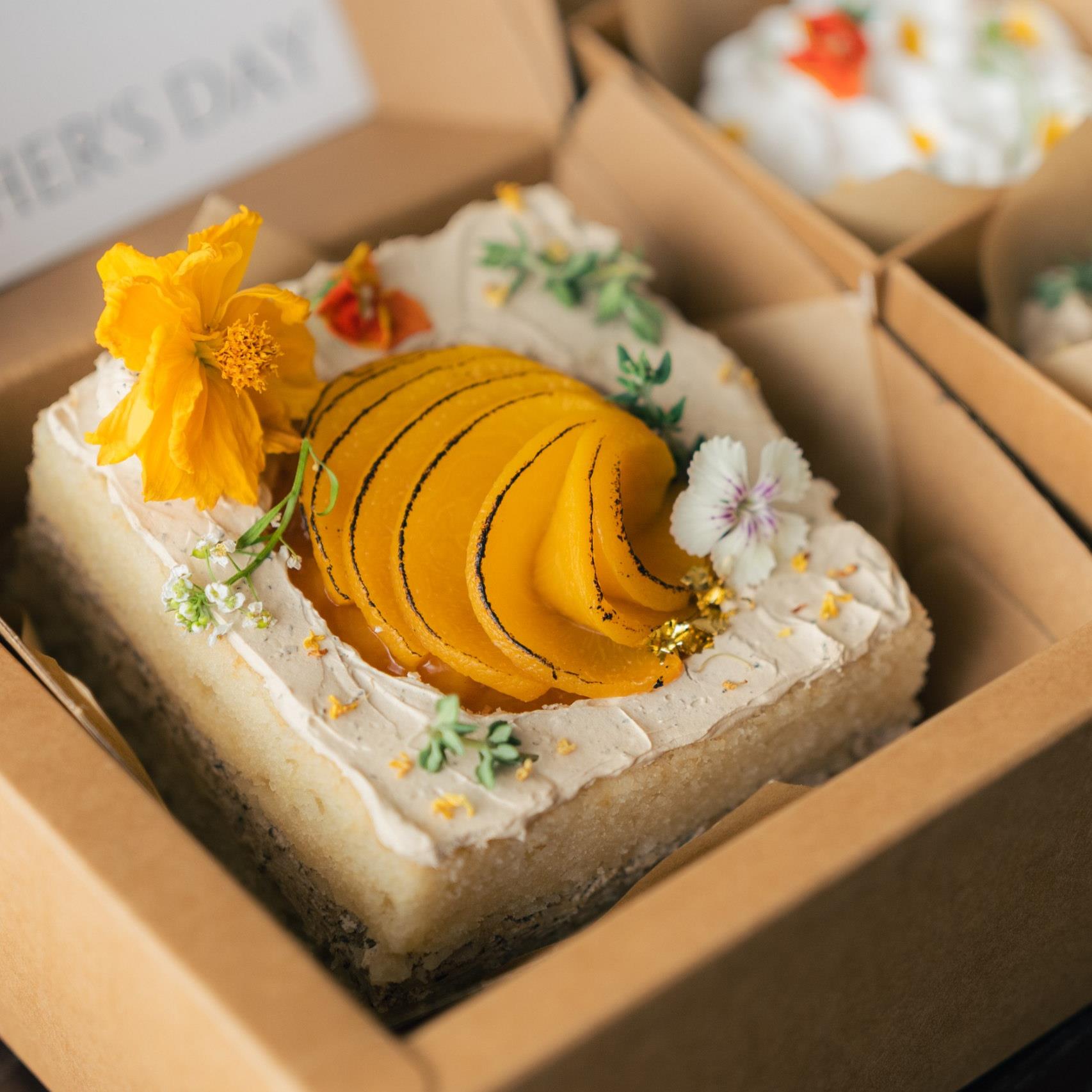 Mother's & Father's Day Cake/ Gift