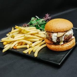 SET MEAL BURGERS WITH ICE CREAM
