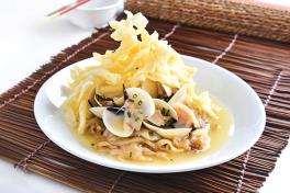 脆香鸳鸯‘拉拉 王’河粉 Deep Fried Flat Rice Noodle with ‘La La King’