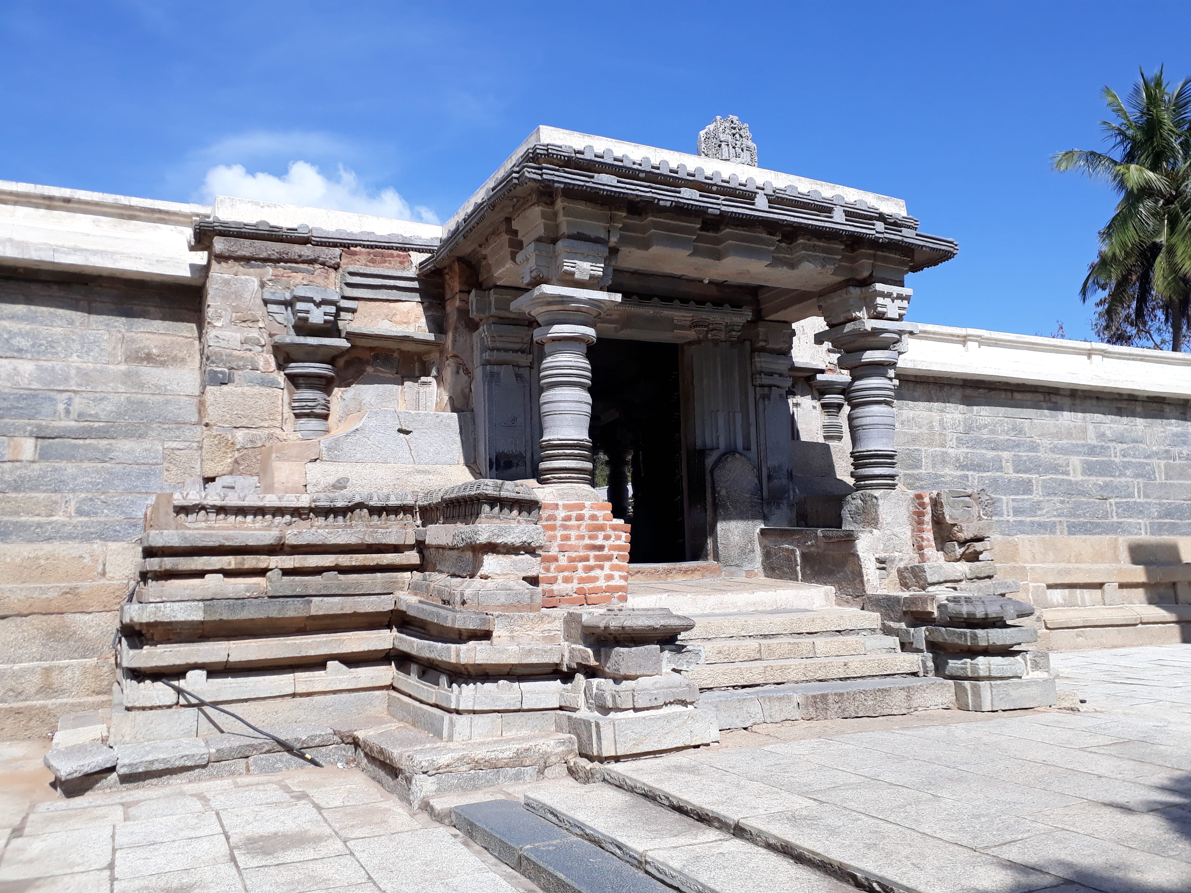 The main temple gate