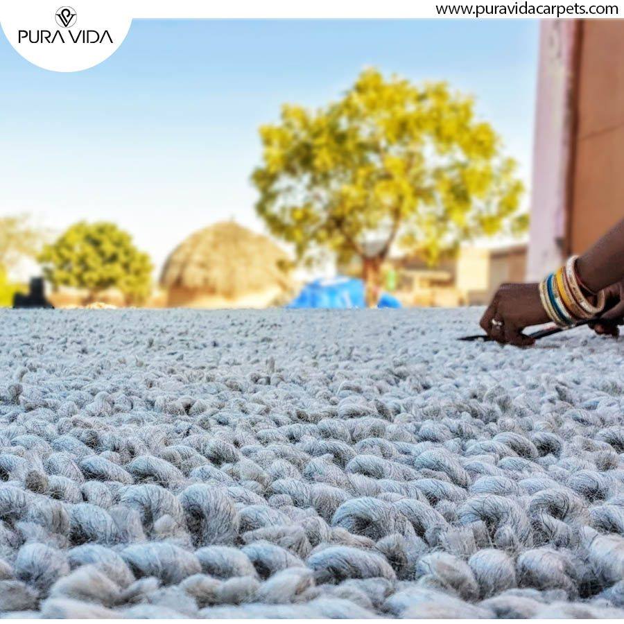 Weaving Picture courtesy Pura Vida Carpets Weaving Picture courtesy Pura Vida Carpets