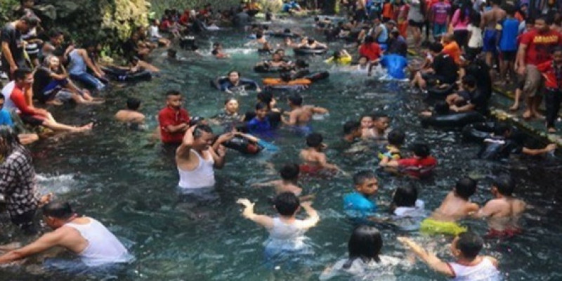 Guru Berbagi Tradisi Islam Nusantara