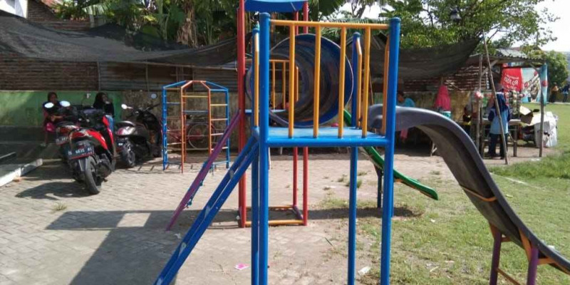 GURU BERBAGI  ARTIKEL(REFLEKSI)KEGIATAN MENGANYAM MENGGUNAKAN MEDIA