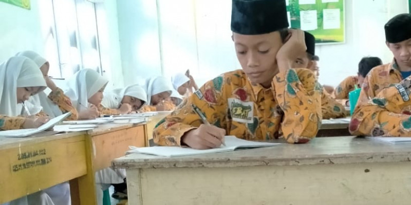 GURU BERBAGI Profesi  Atlet Olahraga dalam  Bahasa  Arab 