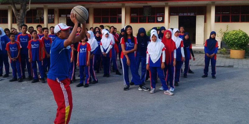 Permainan Bola Basket passing chest pass