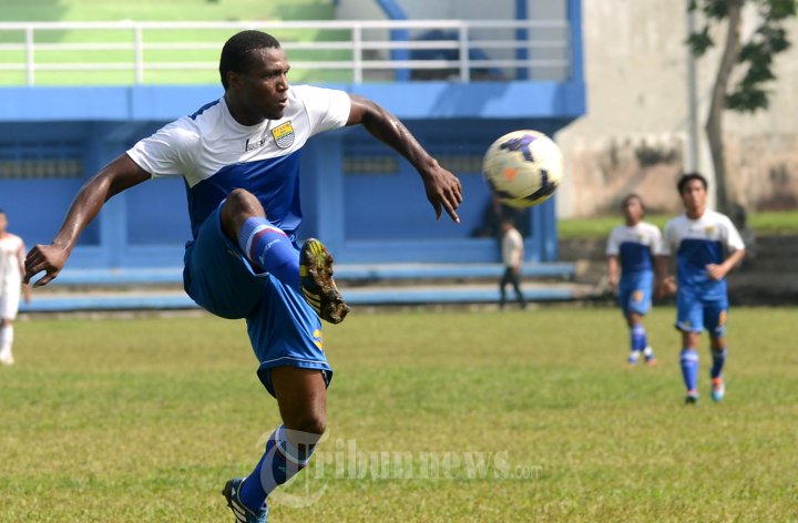 Ciri Permainan Sepak Bola Mini Yang Paling Dominan Adalah GURU BERBAGI | PELAJARAN 1 (Kelas 5 Semester 1) Permainan Sepak Bola Mini