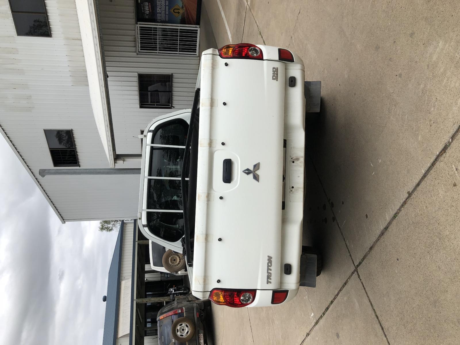 Flasher/Hazard Relay Triton Mitsubishi 2015