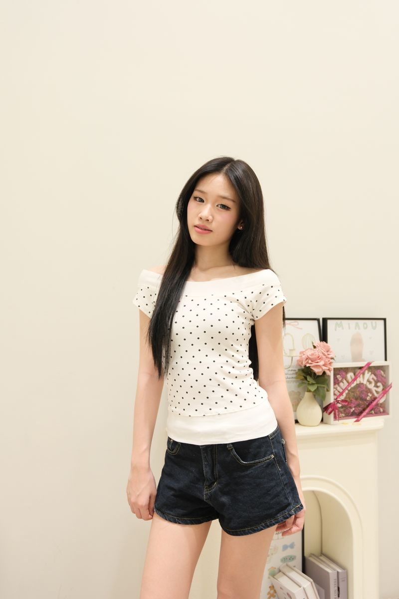 BM Polkadot off shoulder thumbnail 5