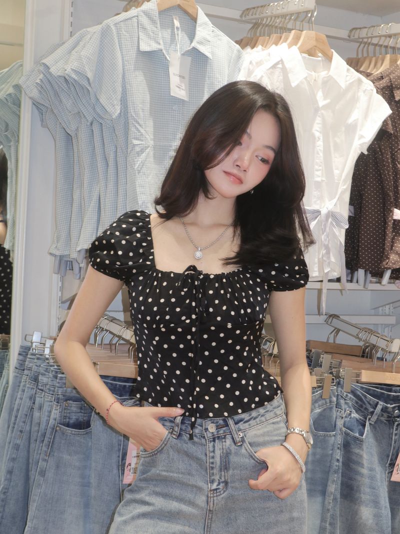 Big polkadot blouse thumbnail 2
