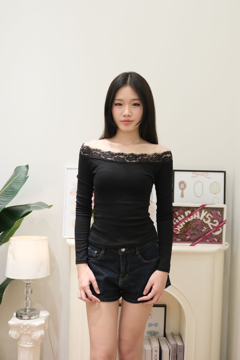 Lace Top thumbnail 2