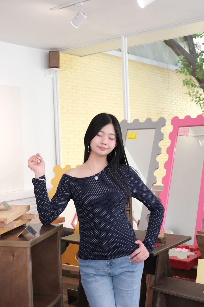 Polkadot Half Shoulder thumbnail 3