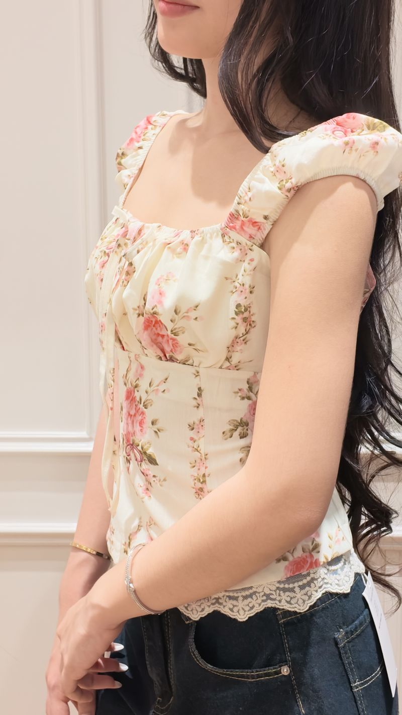 Floral top Sunday thumbnail 4