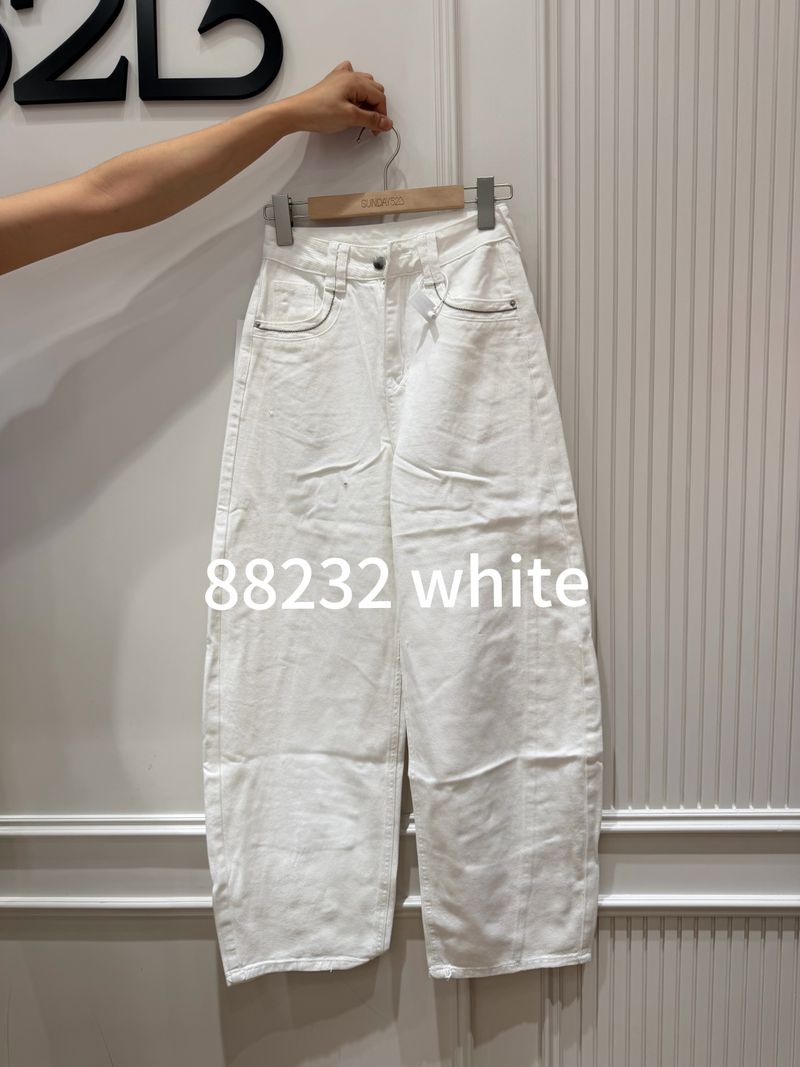 88232 white jeans thumbnail 2