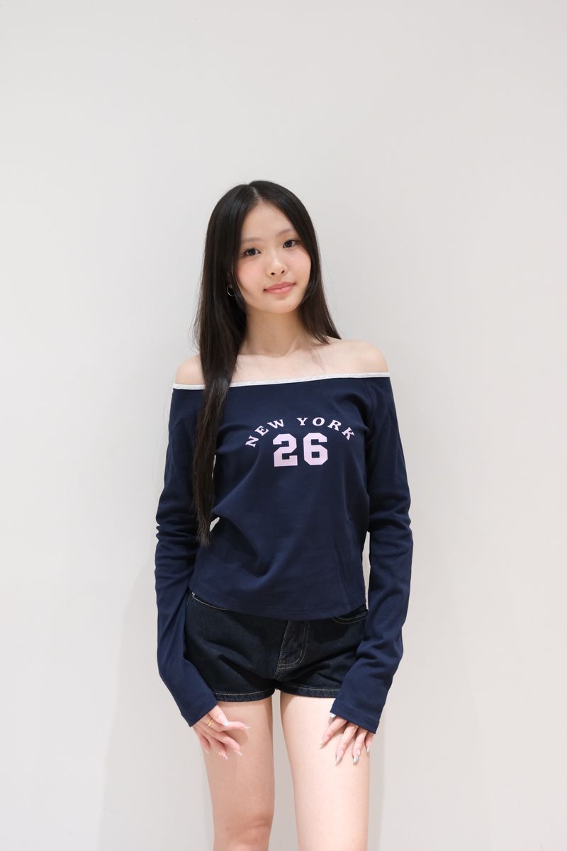 26NY Off Shoulder long Sleeve thumbnail 2