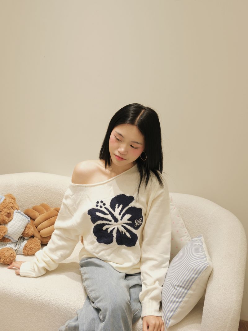 Flower sweater